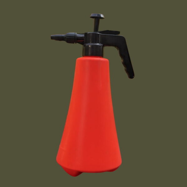 2 litter spray bottle red